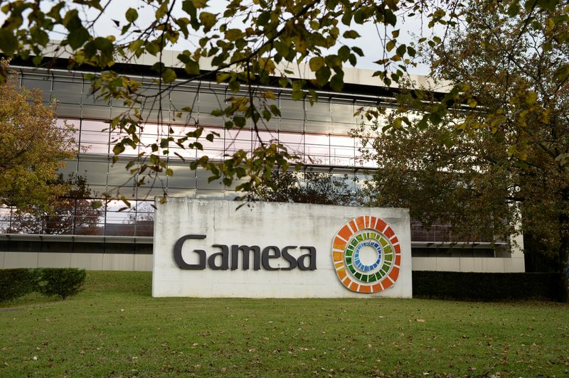 &copy; Reuters. The Gamesa logo is displayed outside the Siemens Gamesa company headquarters in Zumudio, near Bilbao, Spain, November 28, 2017. REUTERS/Vincent West