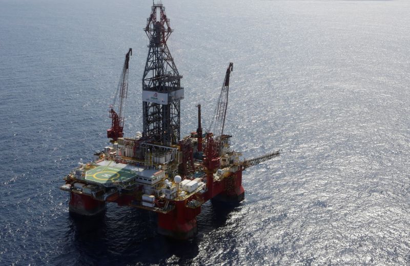 &copy; Reuters. La piattaforma di trivellazione petrolifera Centenario nel Golfo del Messico, al largo della costa di Veracruz in Messico. REUTERS/Henry Romero