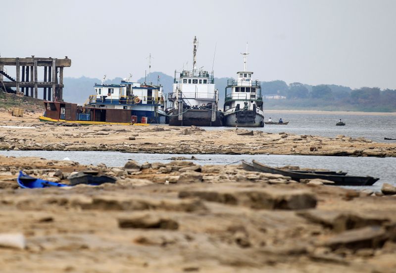 © Reuters. Vista do rio Paraguai na altura de Puerto Pabla em meio à seca 
13/10/2020
REUTERS/Jorge Adorno