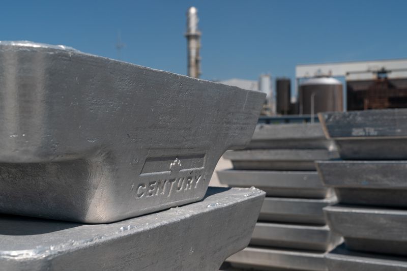 © Reuters. 1200 pound high grade aluminum blocks await shipment at Century Aluminum Company in Hawesville, Kentucky, U.S. May 14, 2019. Picture taken May 14, 2019.  REUTERS/Bryan Woolston