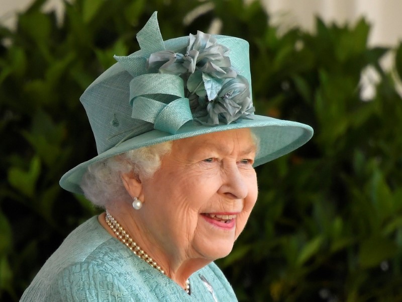 &copy; Reuters. FILE PHOTO: Britain's Queen Elizabeth attends a ceremony to mark her official birthday at Windsor Castle in Windsor, Britain, June 13, 2020. The Queen celebrates her 94th birthday this year. REUTERS/Toby Melville/Pool/File Photo