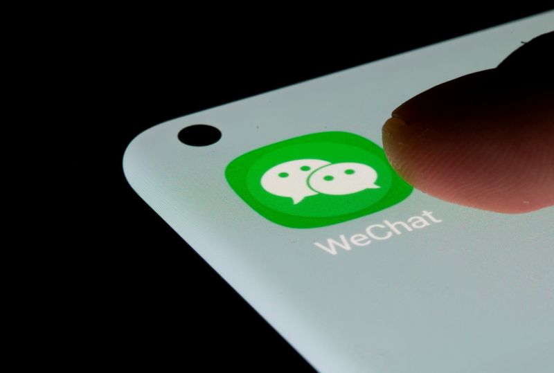 &copy; Reuters. FILE PHOTO: WeChat app is seen on a smartphone in this illustration taken, July 13, 2021. REUTERS/Dado Ruvic/Illustration/File Photo