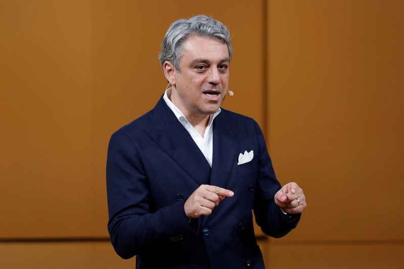 &copy; Reuters. FILE PHOTO: Luca de Meo, Chief Executive Officer of Groupe Renault, speaks during a news conference about Renault electric strategy during Renault eWays event in Meudon, France, October 15, 2020. REUTERS/Benoit Tessier