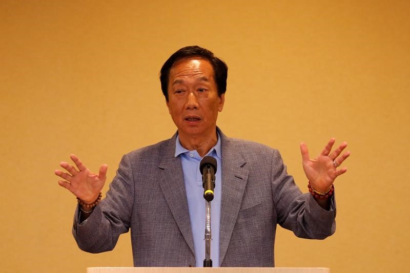 &copy; Reuters. FOTO DE ARCHIVO: El fundador y presidente de Foxconn Technology Group, Terry Gou, durante una conferencia de prensa después de su viaje a Estados Unidos, en Taipéi, Taiwán el 6 de mayo de 2019. REUTERS/Tyrone Siu