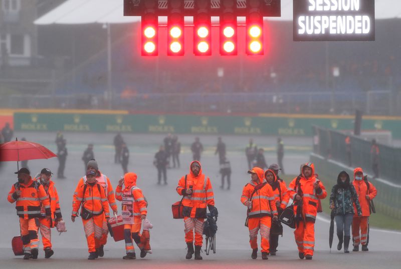 &copy; Reuters. Ago 29, 2021 
Foto del domingo de los comisarios en el Gran Premio de Bélgica de la F1 antes de que la carrera fuera suspendida. 
REUTERS/Christian Hartmann