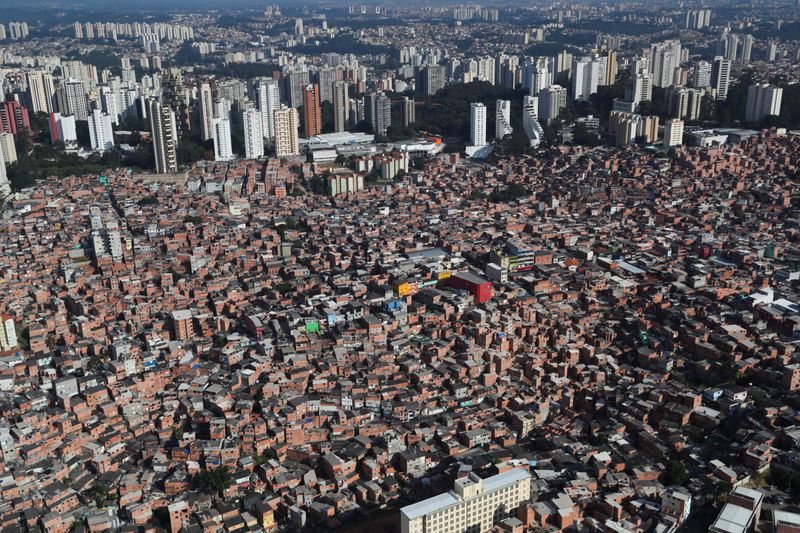 &copy; Reuters. Vista aérea da favela de Paraisópolis, em São Paulo. 2/4/2020. REUTERS/Amanda Perobelli