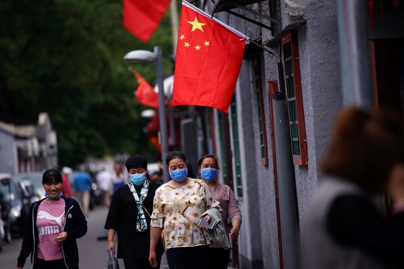 &copy; Reuters. 　８月３１日、中国当局が芸能人文化を取り締まり、巨大インターネット企業の抑制に乗り出しているのは「重大な」政治的変化が起きている兆候──。著名ブロガーがこうした内容を投稿