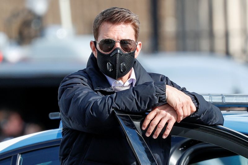 © Reuters. FOTO DE ARCHIVO. El actor Tom Cruise en el set de rodaje de 