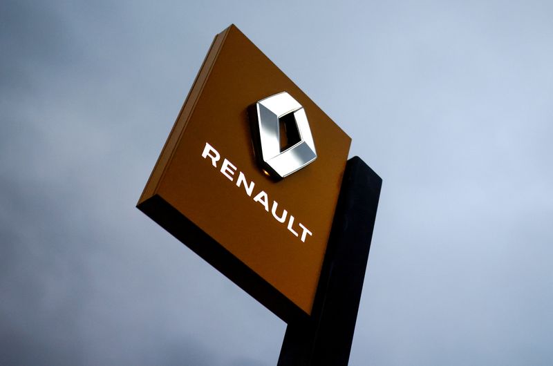 © Reuters. Logo da Renault em concessionária em Nantes, França 
13/01/2021
REUTERS/Stephane Mahe