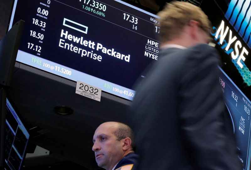 &copy; Reuters. FILE PHOTO: A trader passes by the post where Hewlett Packard Enterprise Co., is traded on the floor of the New York Stock Exchange (NYSE) in New York City, U.S., May 25, 2016.   REUTERS/Brendan McDermid/File Photo