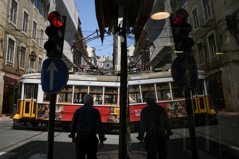 &copy; Reuters. Bonde em Lisboa durante pandemia de Covid-19
08/07/2021 REUTERS/Pedro Nunes