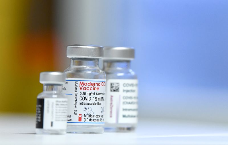 &copy; Reuters. FILE PHOTO: Vials of coronavirus disease (COVID-19) vaccines of Pfizer-BioNTech, Moderna and AstraZeneca are pictured at St. Mary's Hospital, in Phoenix Park in Dublin, Ireland, February 14, 2021.  REUTERS/Clodagh Kilcoyne