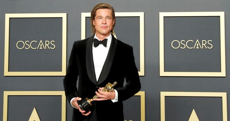 &copy; Reuters. FILE PHOTO: Best Supporting Actor Brad Pitt poses with the Oscar in the photo room during the 92nd Academy Awards in Hollywood, Los Angeles, California, U.S., February 9, 2020. REUTERS/Lucas Jackson/File Photo