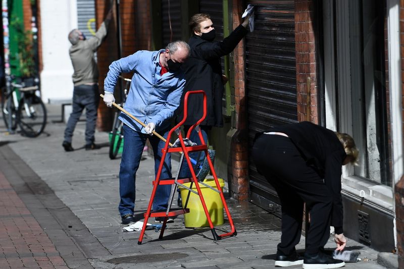 &copy; Reuters. FILE PHOTO: Businesses get ready to reopen, as a phased reopening following Government guidance begins, after an extended lockdown due to the coronavirus disease (COVID-19) outbreak, in Dublin, Ireland, May 10, 2021. REUTERS/Clodagh Kilcoyne/File Photo