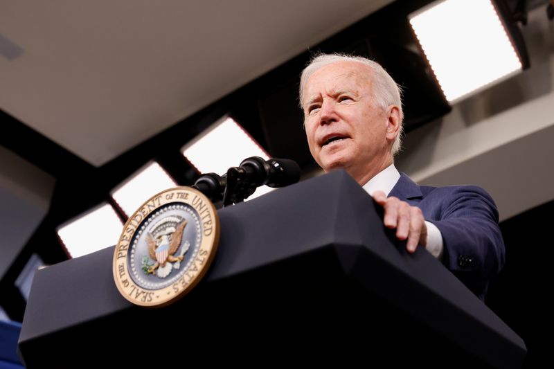 &copy; Reuters. U.S. President Joe Biden delivers remarks on response in the aftermath of Hurricane Ida from the Eisenhower Executive Office Building on the White House campus in Washington, U.S. September 2, 2021. REUTERS/Jonathan Ernst