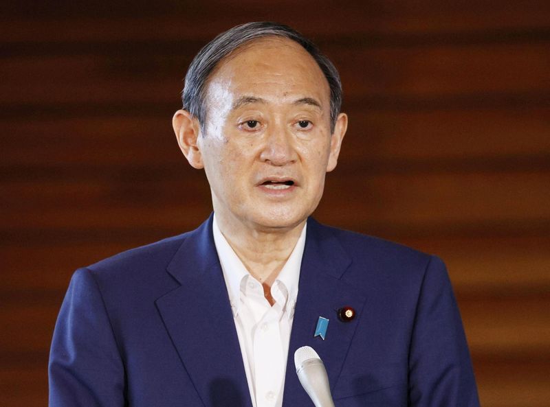 © Reuters. Japan's Prime Minister Yoshihide Suga speaks to media after he annouced to pull out of a party leadership race at his official residence in Tokyo, Japan, September 3, 2021. Kyodo/via REUTERS 