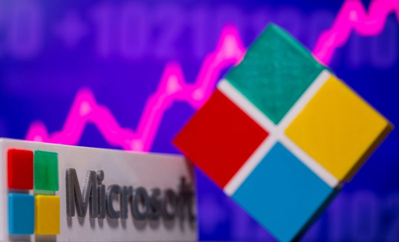 © Reuters. 3D-printed Microsoft logos are seen in front of a stock graph in this picture illustration taken July 22, 2021. REUTERS/Dado Ruvic/Illustration