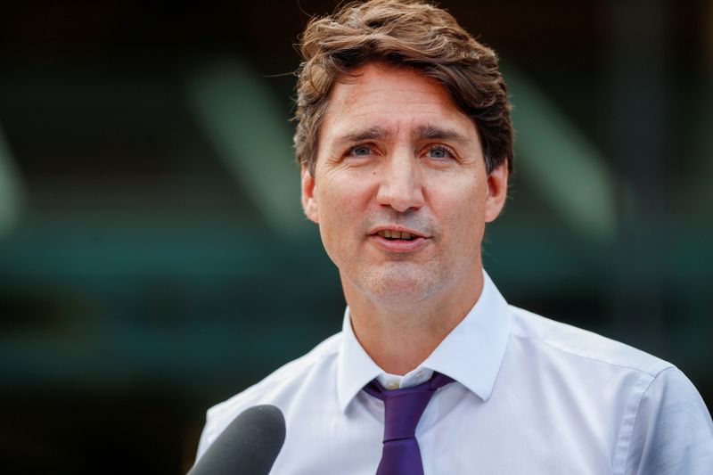 &copy; Reuters. رئيس الوزراء الكندي جاستن ترودو أثناء جولة انتخابية في فيكتوريا بمقاطعة كولومبيا البريطانية في كندا يوم 19 أغسطس آب 2021. تصوير: كيفن لايت - روي