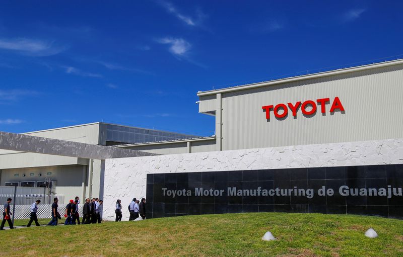 &copy; Reuters. Employees walk at the Toyota Motor Corp new plant in Apaseo El Grande in Mexico's central state of Guanajuato, Mexico February 6, 2020. REUTERS/Sergio Maldonado