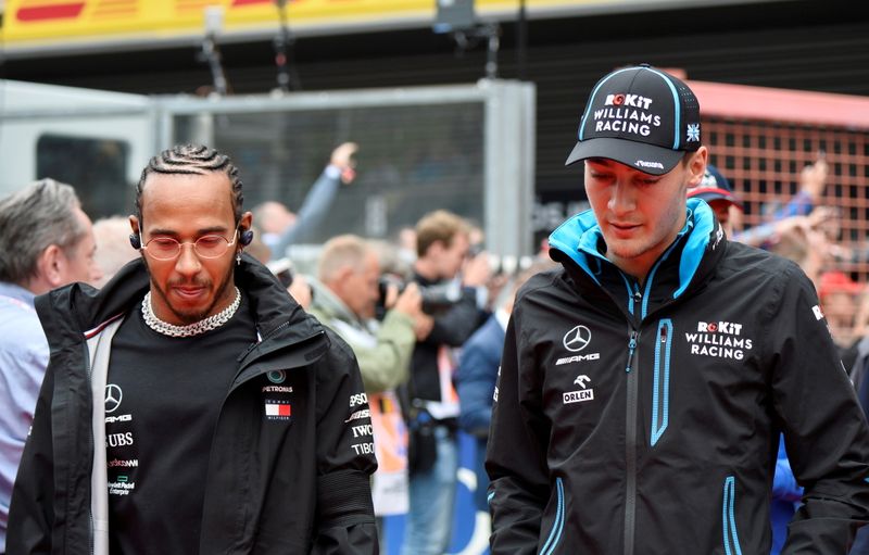 &copy; Reuters. Lewis Hamilton y George Russell antes de una carrera de la F1, Gran Premio de Bélgica, Spa-Francorchamps, Stavelot, Bélgica, 1 septiembre 2019.
REUTERS/Johanna Geron/File Photo