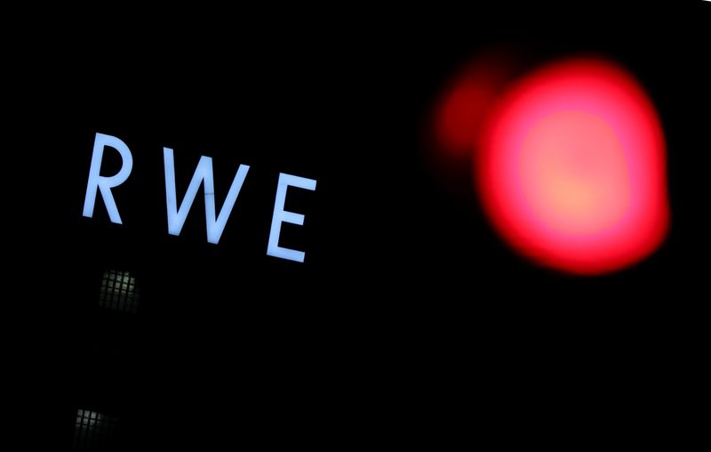 &copy; Reuters. The logo of German utility and energy supplier RWE is pictured next to a traffic light outside RWE's lignite power plant in Weisweiler near the western German city of Aachen, Germany, January 28, 2020.    REUTERS/Wolfgang Rattay