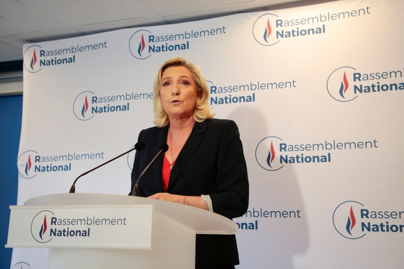 &copy; Reuters. Marine Le Pen promet de nationaliser les autoroutes et de privatiser l'audiovisuel public si elle remporte l'élection présidentielle de 2022 en France. /Photo prise le 27 juin 2021/REUTERS/Sarah Meyssonnier