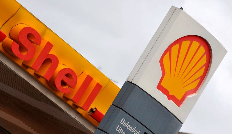 &copy; Reuters. FILE PHOTO: The Royal Dutch Shell logo is seen at a Shell petrol station in London, January 31, 2008. REUTERS/Toby Melville/File Photo/File Photo