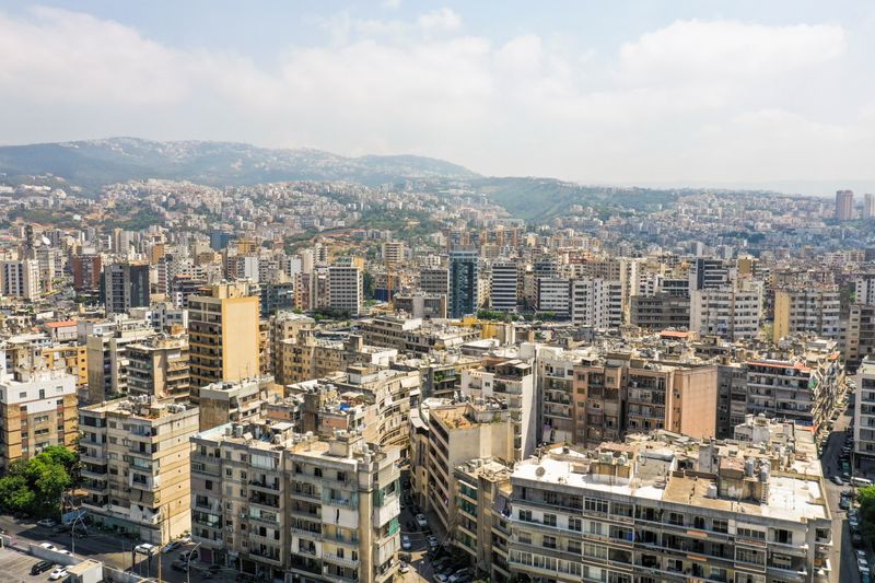 &copy; Reuters. مشهد عام لمبان سكنية في بيروت في صورة التقطت بطائرة مسيرة يوم 20 أغسطس آب 2021. تصوير: عصام عبد الله - رويترز.
