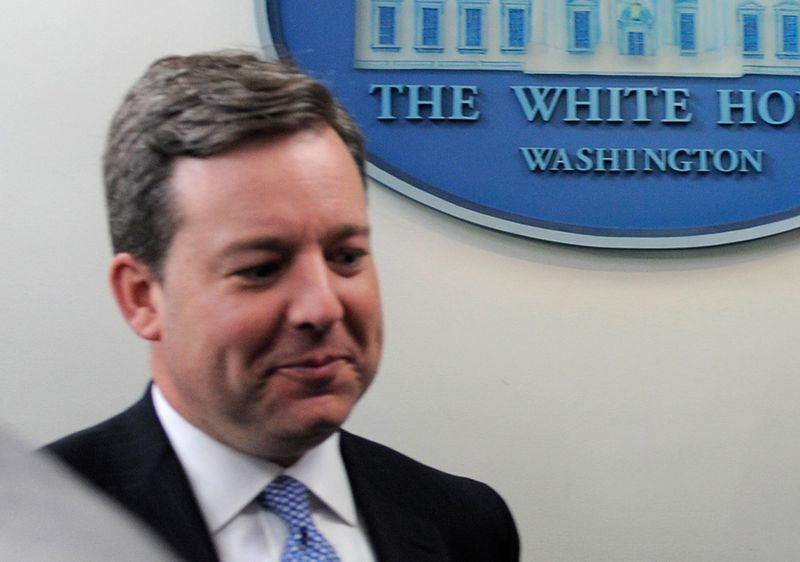 © Reuters. FILE PHOTO: Fox News correspondent Ed Henry in the James Brady Press Room at the White House, in Washington, April 2013.  REUTERS/Mike Theiler