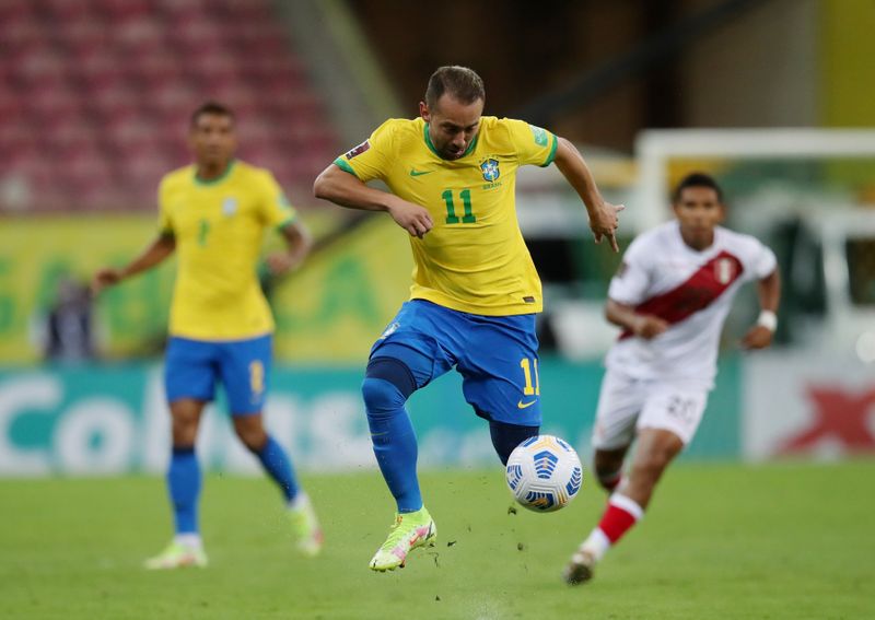 &copy; Reuters. Everton Ribeiro durante partida entre Brasil e Peru pelas eliminatórias para a Copa do Mundo
09/09/2021 REUTERS/Ricardo Moraes