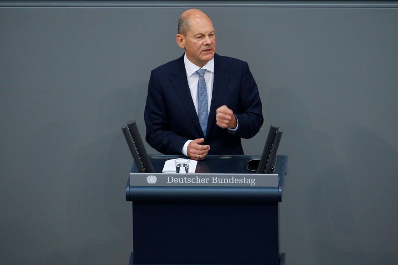 &copy; Reuters. FILE PHOTO: German Finance Minister, Vice-Chancellor and the Social Democratic Party's main candidate Olaf Scholz speaks at the plenary hall of the lower house of Parliament, or Bundestag, during one of the last sessions before the federal elections in Be