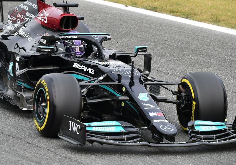 &copy; Reuters. Formula F1 - Grand Prix de Italia- Autodromo Nazionale Monza, Monza, Italia, 10 de septiembre del 2021.  Lewis Hamilton de Mercedes durante una práctica REUTERS/Jennifer Lorenzini