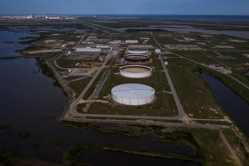 &copy; Reuters. FILE PHOTO: The Bryan Mound Strategic Petroleum Reserve, an oil storage facility, is seen in this aerial photograph over Freeport, Texas, U.S., April 27, 2020.  REUTERS/Adrees Latif/File Photo