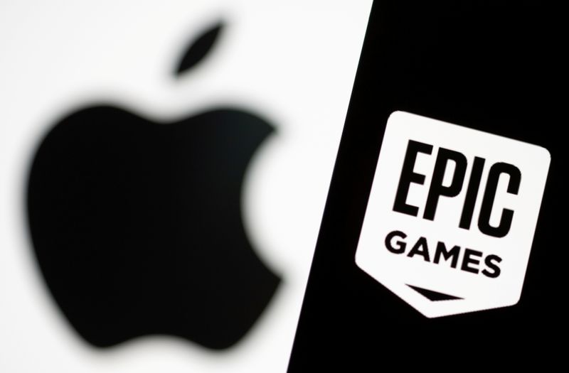 &copy; Reuters. FILE PHOTO: Smartphone with Epic Games logo is seen in front of Apple logo in this illustration taken, May 2, 2021. REUTERS/Dado Ruvic/Illustration/File Photo