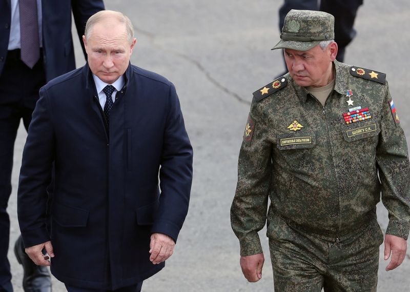 Putin supervisiona grande exercício militar antes de eleição parlamentar