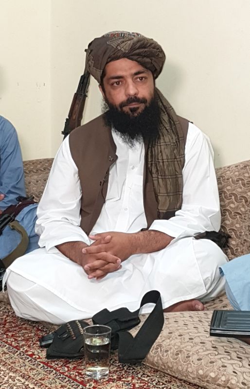 &copy; Reuters. وحيد الله هاشمي المقرب من قيادة طالبان خلال مقابلة مع رويترز يوم 17 أغسطس اب 2021. تصوير رويترز. محظور إعادة بيع الصورة أو وضعها في أرشيف.