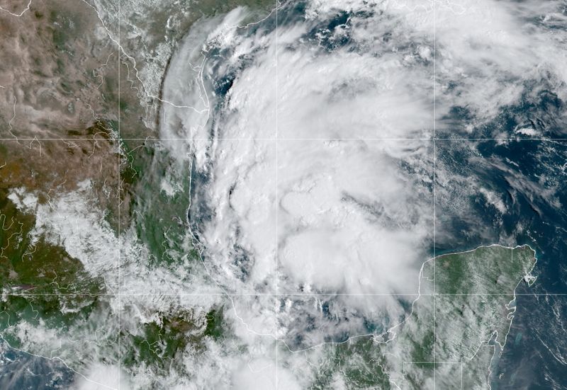 &copy; Reuters. Imagem de satélite da tempestade Nicholas sobre o Golfo do México
12/09/2021
NOAA/Divulgação via REUTERS