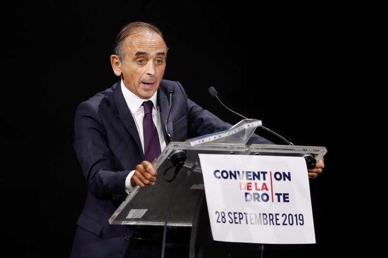 &copy; Reuters. Le candidat à l'élection présidentielle qui imposera "sa question" dans la campagne électorale sera celui qui l'emportera, a assuré mardi le polémiste Eric Zemmour, continuant de laisser planer le doute sur une éventuelle candidature de sa part. /P