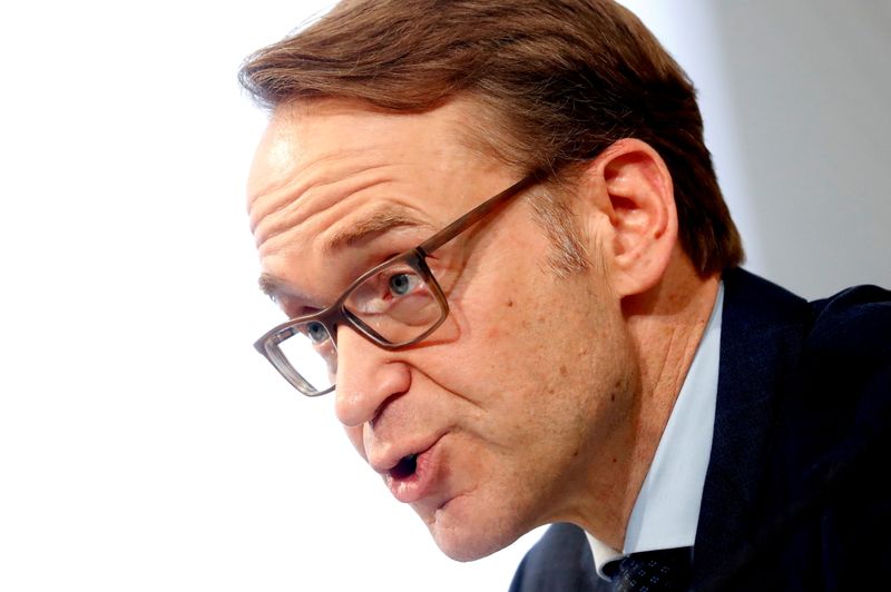 &copy; Reuters. FOTO DE ARCHIVO: El presidente del Bundesbank alemán, Jens Weidmann, presenta el informe anual de 2018 en Fráncfort, Alemania, 27 de febrero de 2019. REUTERS/Kai Pfaffenbach/File Photo/File Photo