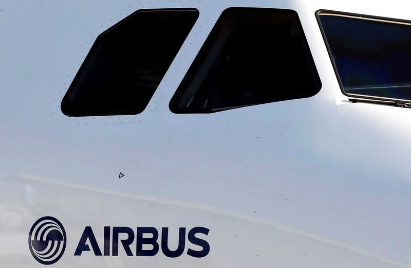 &copy; Reuters. FILE PHOTO: An Airbus A320neo aircraft is pictured during a news conference to announce a partnership between Airbus and Bombardier on the C Series aircraft programme, in Colomiers near Toulouse, France, October 17, 2017.   REUTERS/Regis Duvignau/File Pho