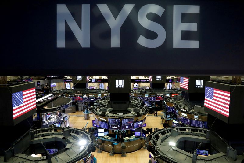 © Reuters. FILE PHOTO: The floor of the the New York Stock Exchange (NYSE) is seen after the close of trading in New York, U.S., March 18, 2020. REUTERS/Lucas Jackson