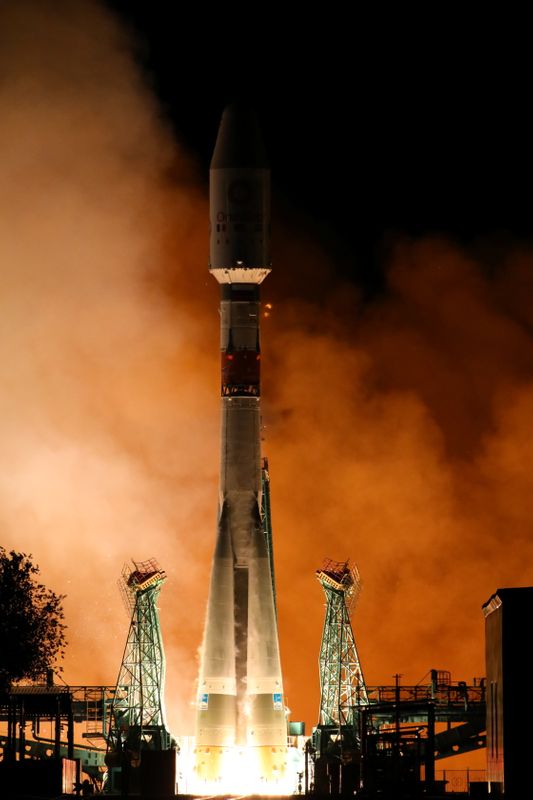 &copy; Reuters. أقمار صناعية للشركة البريطانية وان ويب تنطلق من قاعدة إطلاق الصواريخ الفضائية في قازاخستان يوم الثلاثاء. صورة لرويترز. 