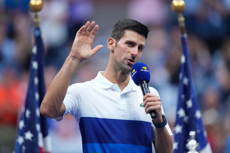 © Reuters. Sep 12, 2021; 
Foto de archivo de Novak Djokovic hablando tras perder la final del Abierto de EEUU. 
CRÉDITO OBLIGATORIO: Danielle Parhizkaran-USA TODAY Sports
