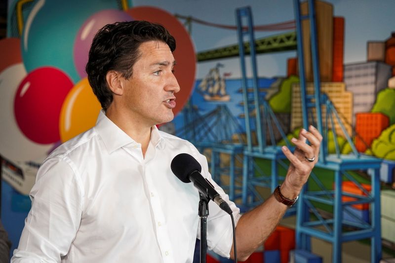 &copy; Reuters. Canada's Liberal Prime Minister Justin Trudeau speaks at the Discovery Centre during an election campaign stop in Halifax, Nova Scotia, Canada September 15, 2021. REUTERS/Carlos Osorio