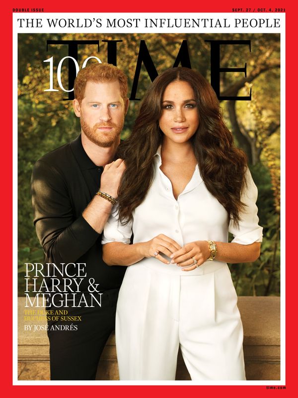 &copy; Reuters. الأمير البريطاني هاري وزوجته ميجان على غلاف مجلة تايم في العدد السنوي بالمئة الأكثر تأثيرا في العالم. (صورة حصلت عليها رويترز يوم الأربعاء ي