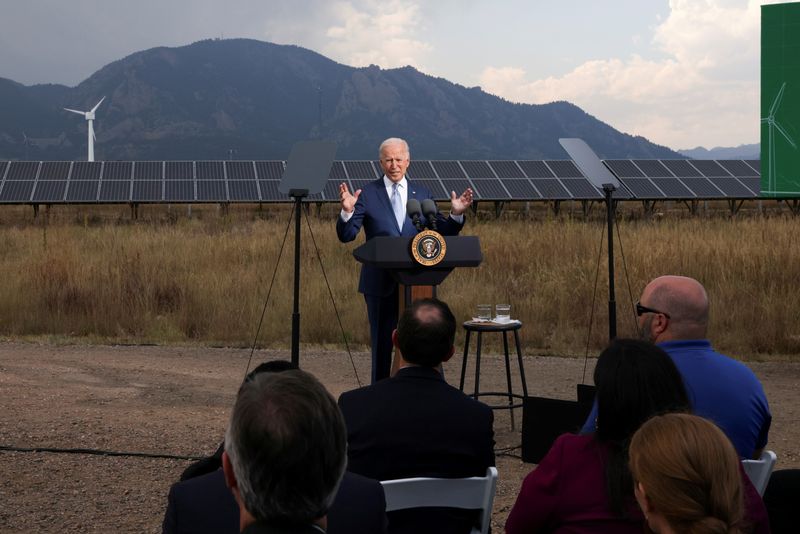 &copy; Reuters. FILE PHOTO: U.S. President Joe Biden makes remarks to promote his infrastructure spending proposals during a visit to the Flatirons Campus Laboratories and Offices of the National Renewable Energy Laboratory (NREL), in Arvada, Colorado, U.S. September 14,