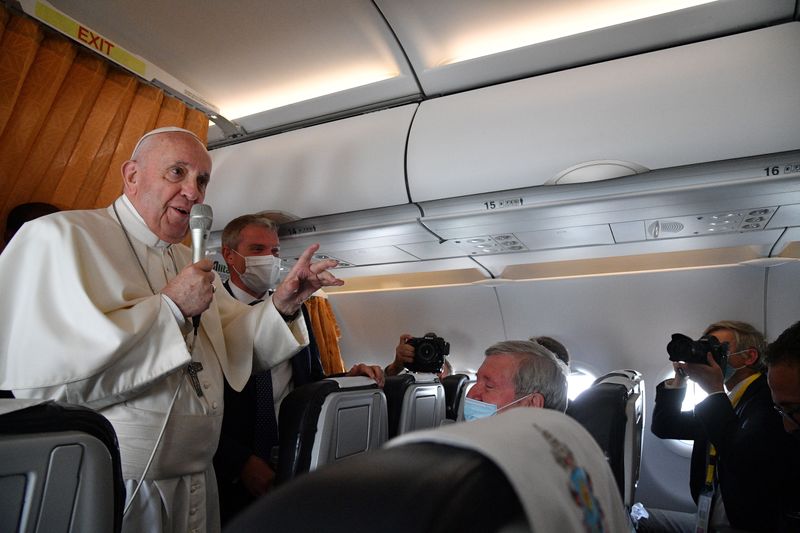 &copy; Reuters. Papa Francisco no avião papal
15/09/2021
Tiziana Fabi/Pool via REUTERS
