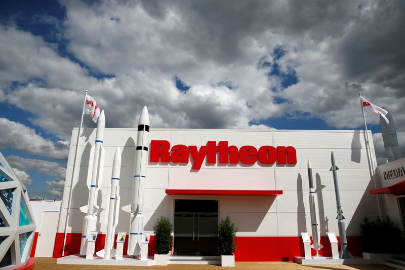 &copy; Reuters. FILE PHOTO: The Raytheon stand is seen at the 53rd International Paris Air Show at Le Bourget Airport near Paris, France June 21, 2019. REUTERS/Pascal Rossignol/File Photo