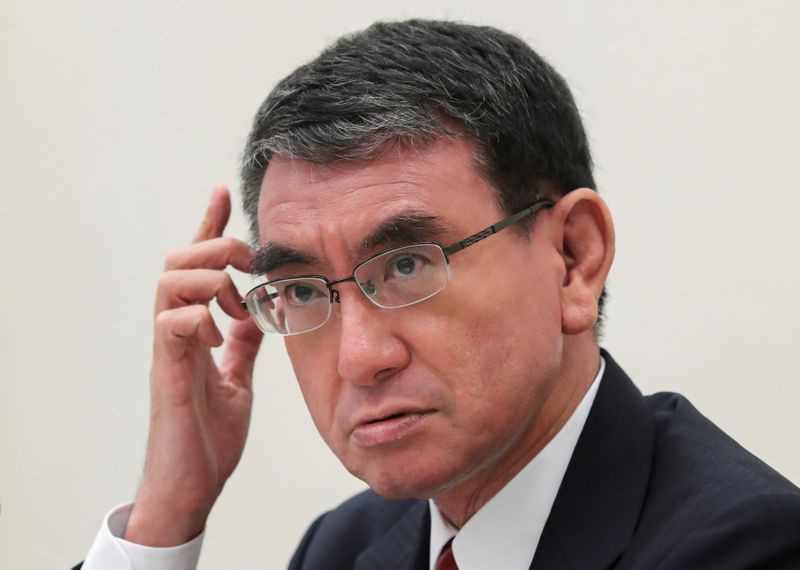 © Reuters. Japan's Vaccine Minister Taro Kono, who is running to replace Prime Minister Yoshihide Suga, attends a group interview in Tokyo, Japan September 16, 2021.   REUTERS/Kim Kyung-Hoon