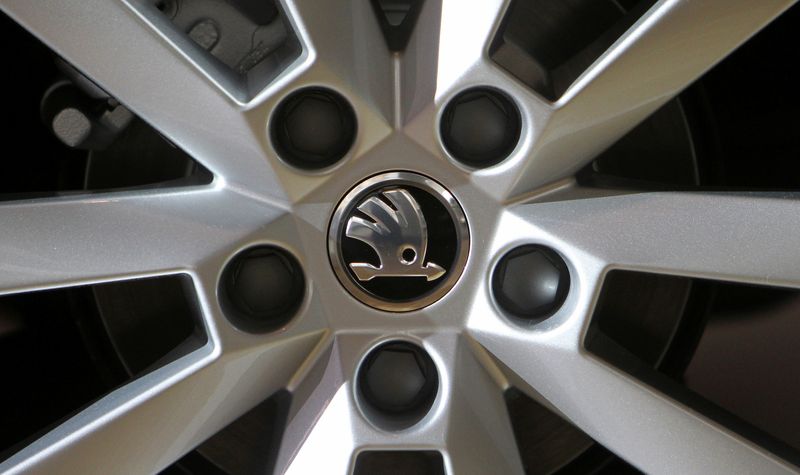 &copy; Reuters. FILE PHOTO: A logo is seen on a wheel of a Skoda Octavia car after a presentation of the company's annual results in Mlada Boleslav March 20, 2013. REUTERS/David W Cerny/File Photo